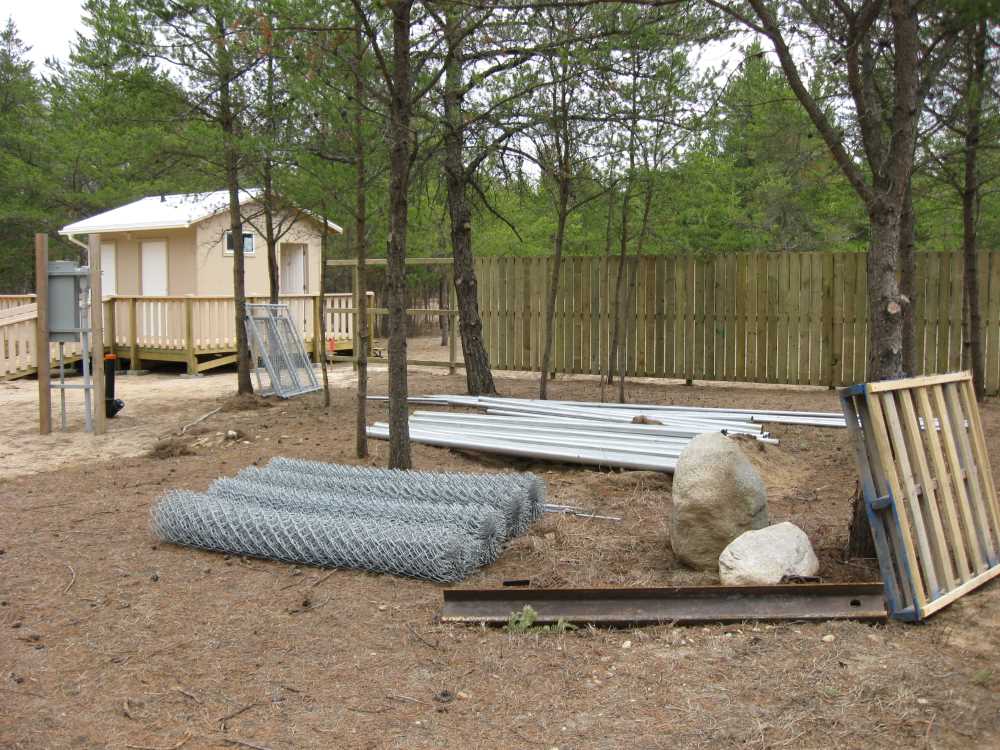 Naturist Legacy History: Gallery 24/04...Building the swimming pool fence