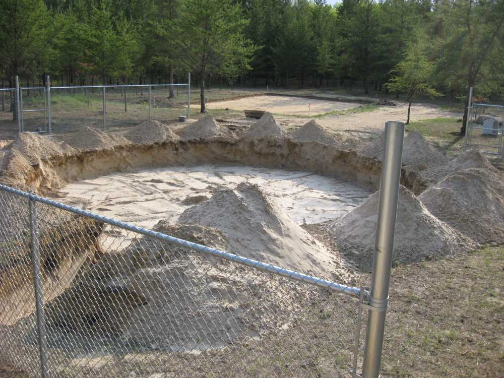Naturist Legacy History: Gallery 26/07...Work begins on the swimming pool