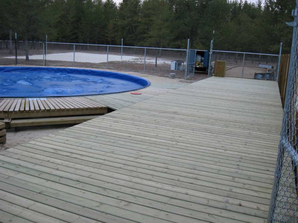 Naturist Legacy History: Gallery 38/03...New deck maintenance routine begins